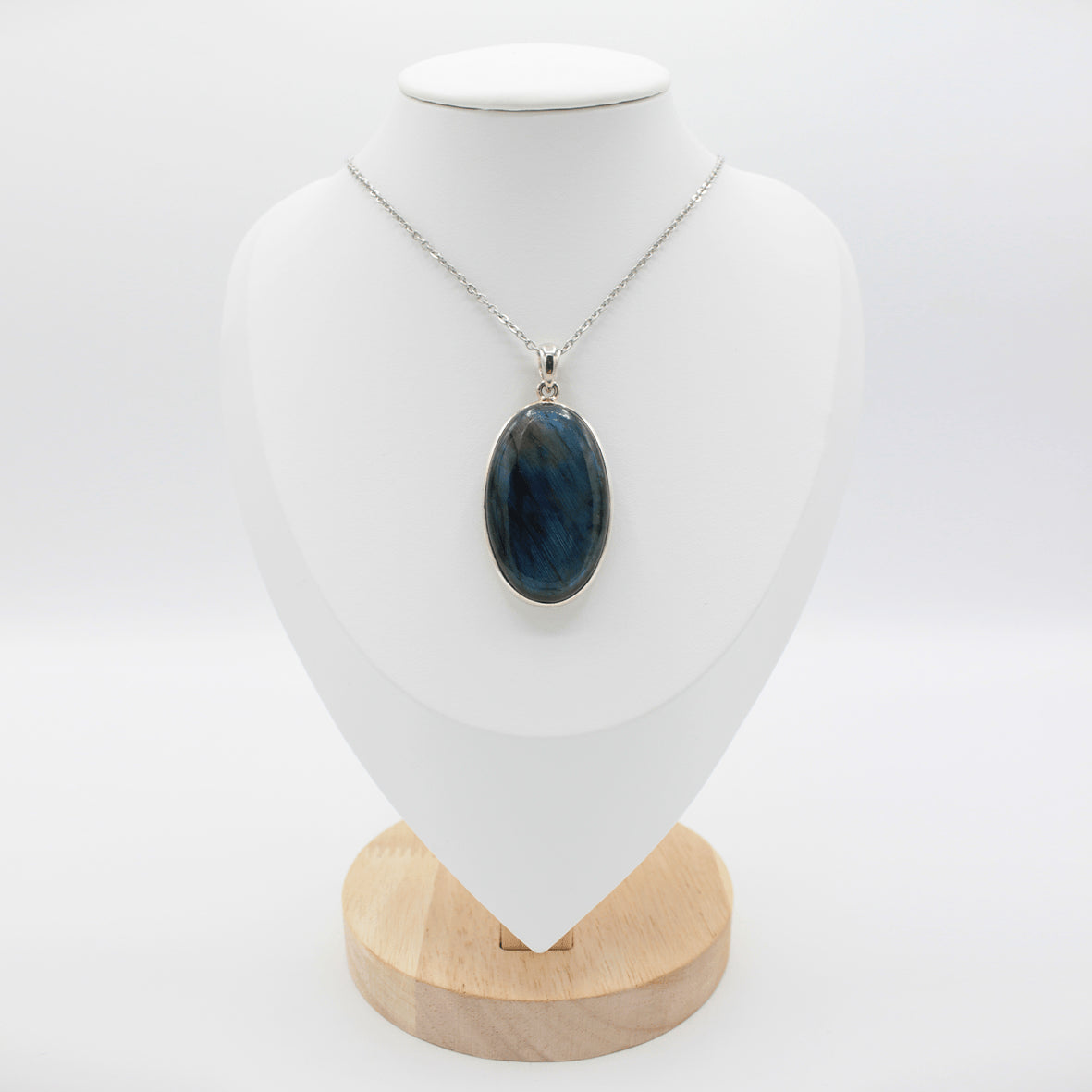 Pendentif Labradorite Ovale – Monture et Bélière en Argent 925 (18g)