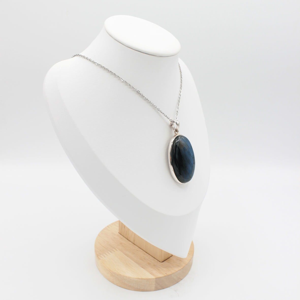 Pendentif Labradorite Ovale – Monture et Bélière en Argent 925 (18g)