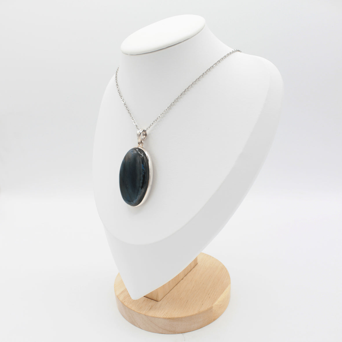 Pendentif Labradorite Ovale – Monture et Bélière en Argent 925 (18g)