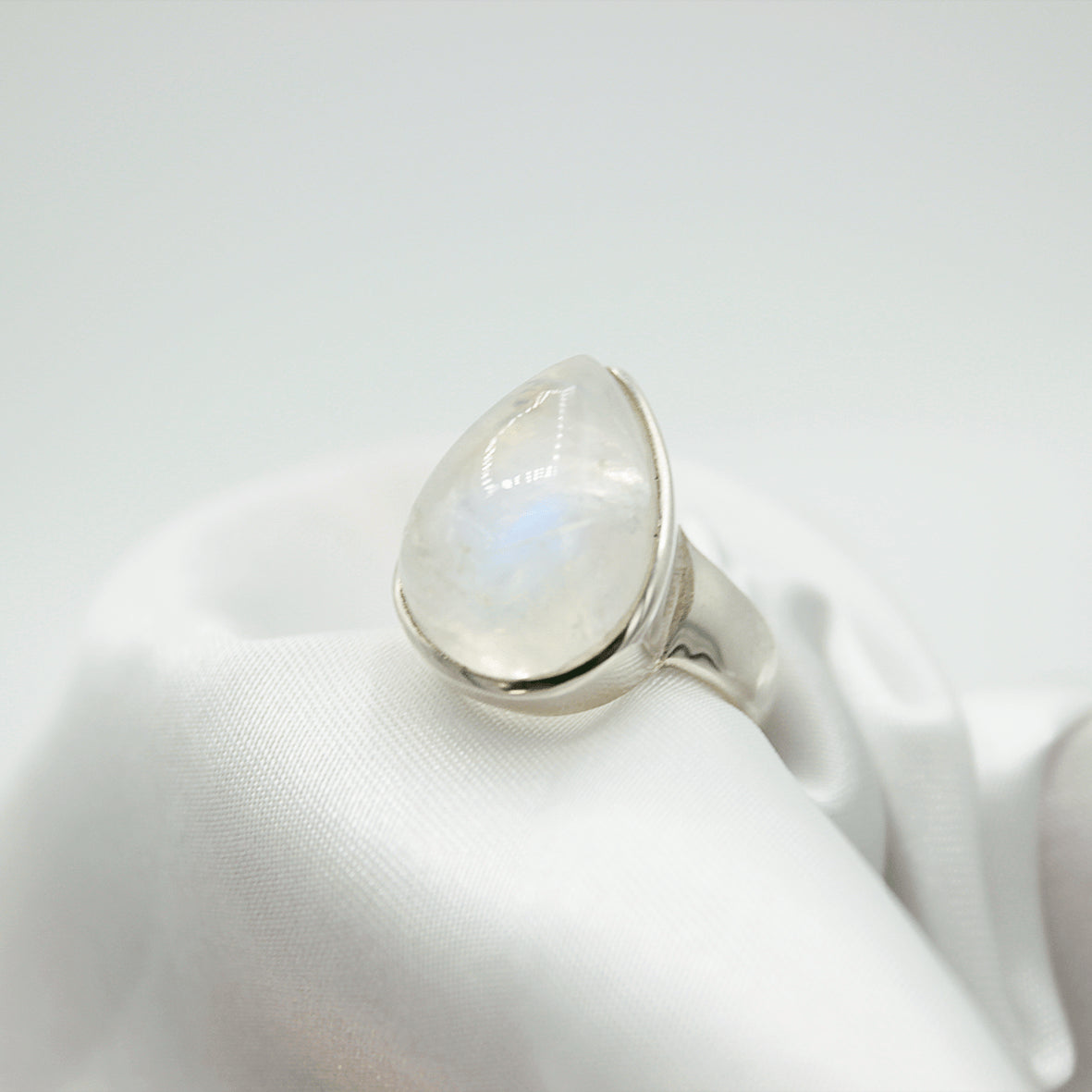 Bague Labradorite Blanche – Monture en Argent 925, Taille 52 (6 g)