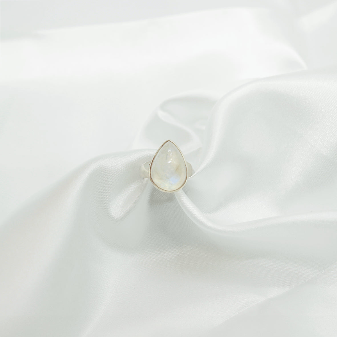 Bague Labradorite Blanche – Monture en Argent 925, Taille 52 (6 g)