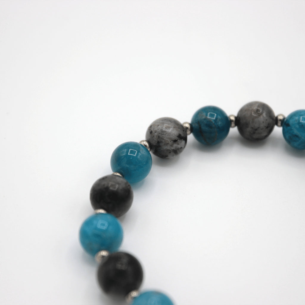 Bracelet “Brume Boréale” – Apatite & Larvikite
