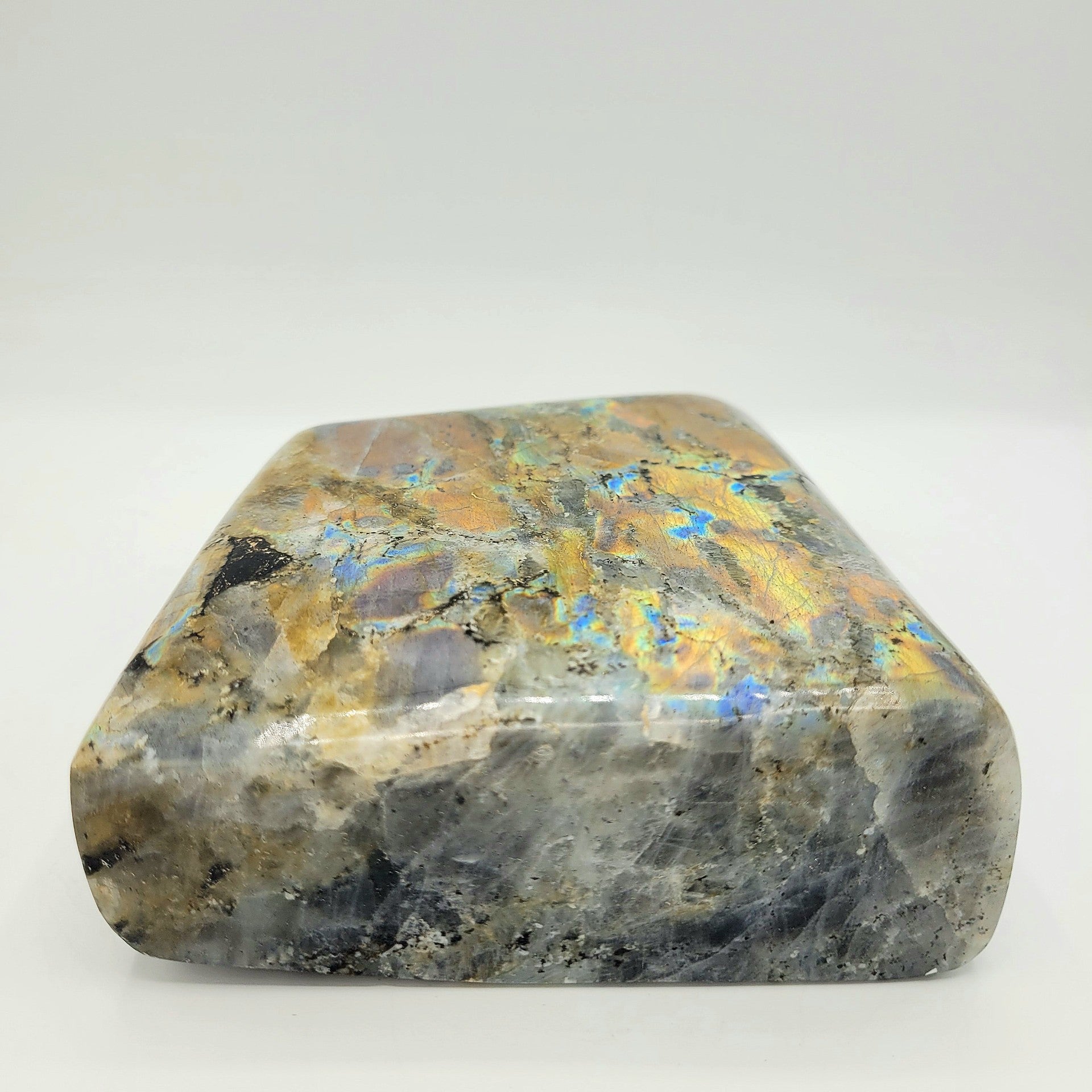Labradorite Polie – Reflets cuivre, bleu & violet (1,595 kg)