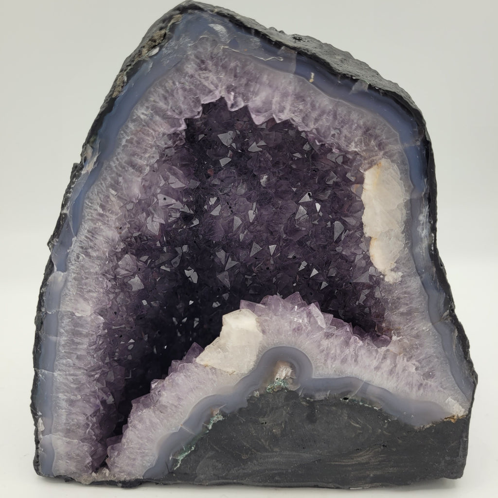 Cathédrale d’Améthyste du Brésil – Cristaux bruts (2,260 kg)