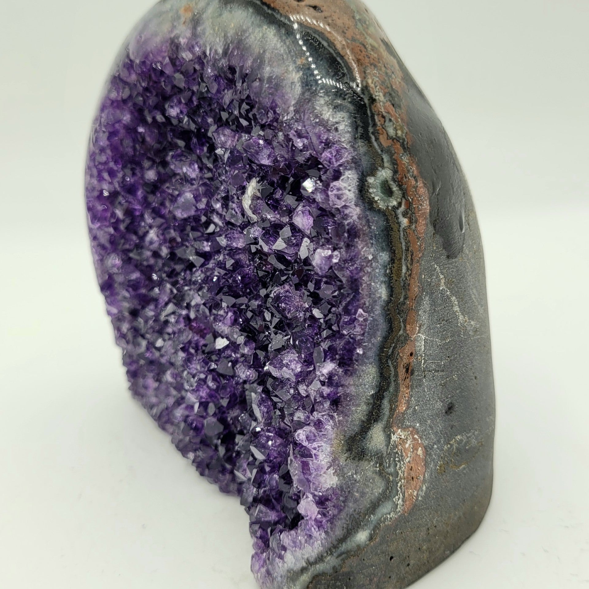 Druse d’Améthyste d’Uruguay – Brute, bords polis (1,365 kg)