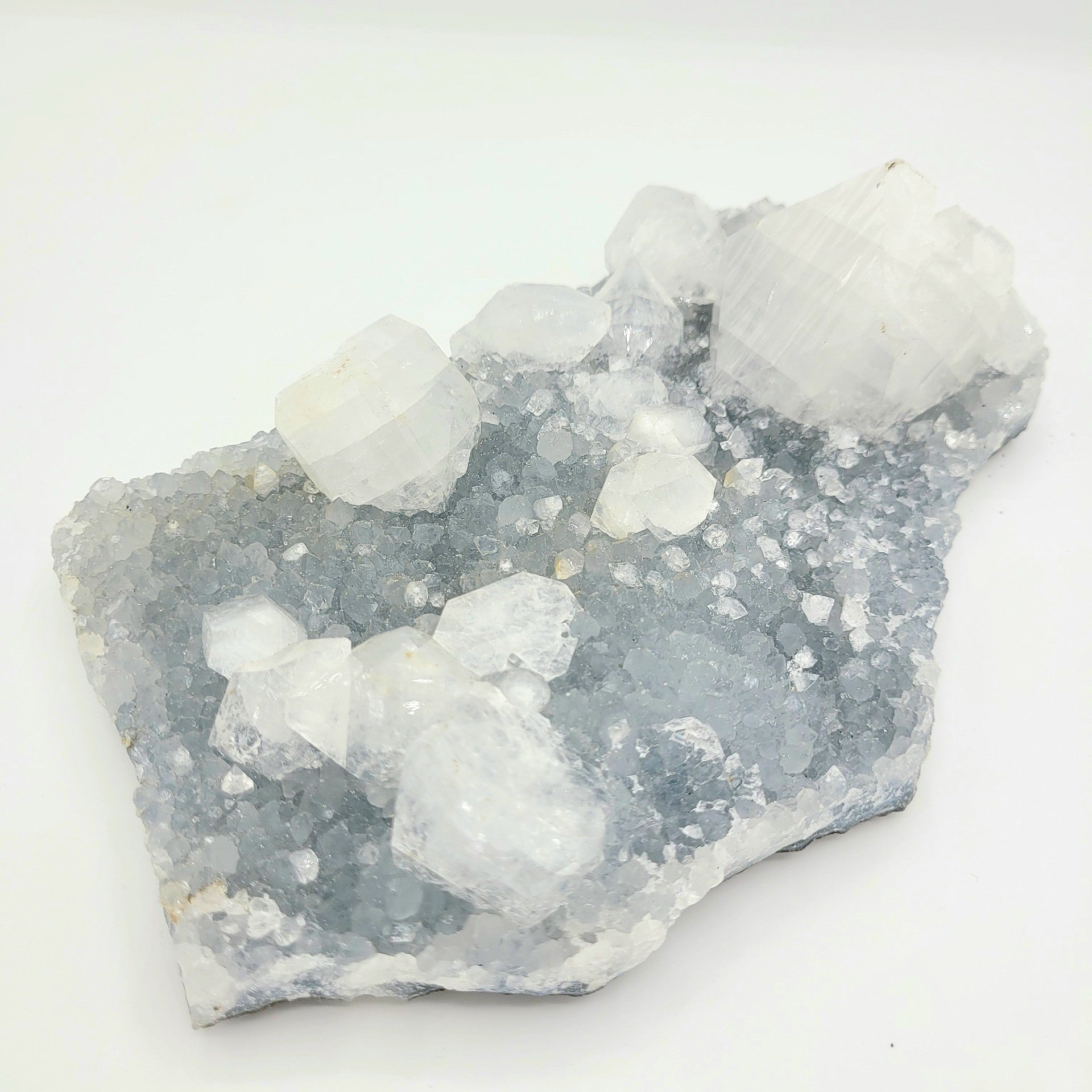 Zéolite Cristallisée – Spécimen naturel (786 g)